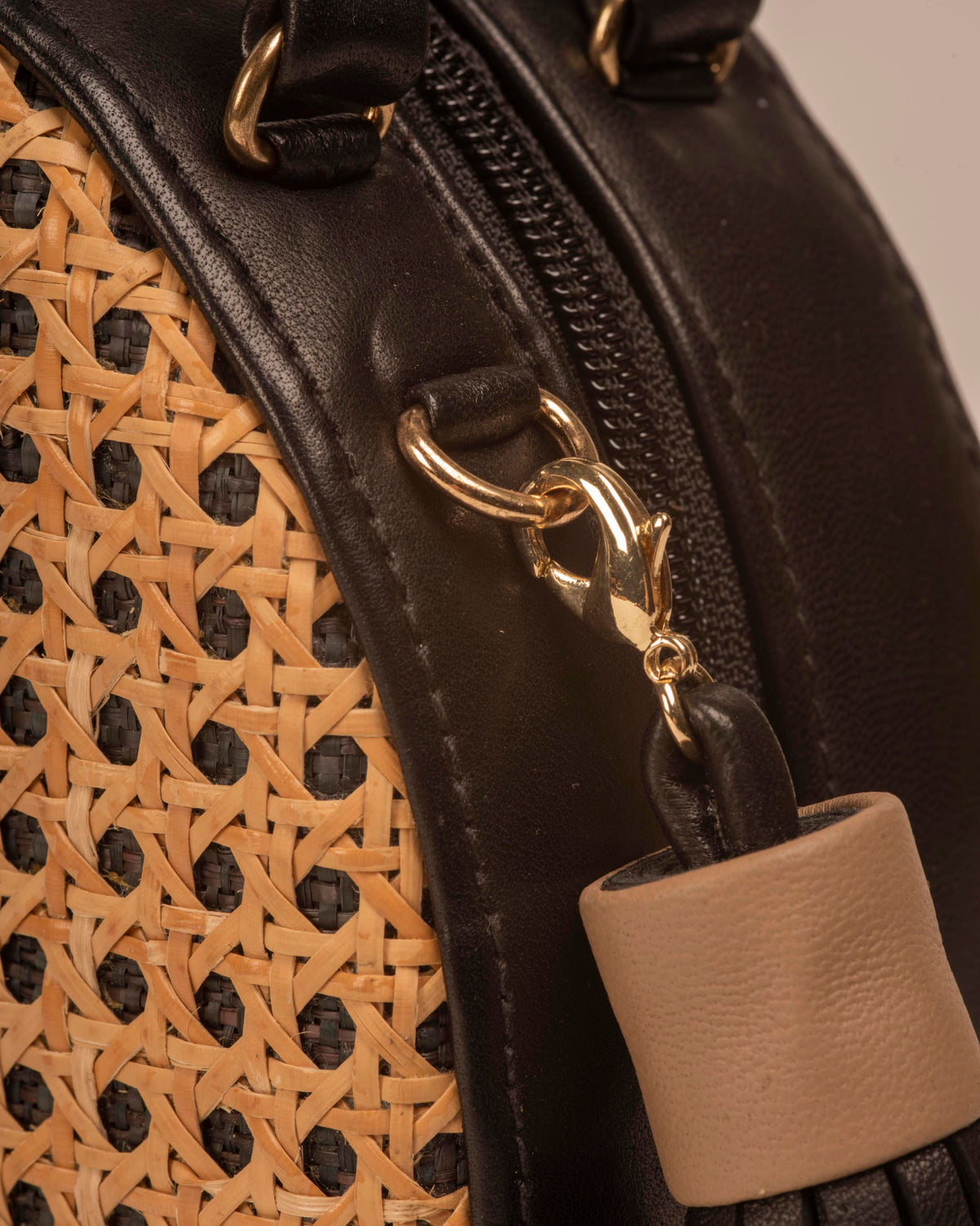 ILHA Francesca crossbody raffia bag, black, close up